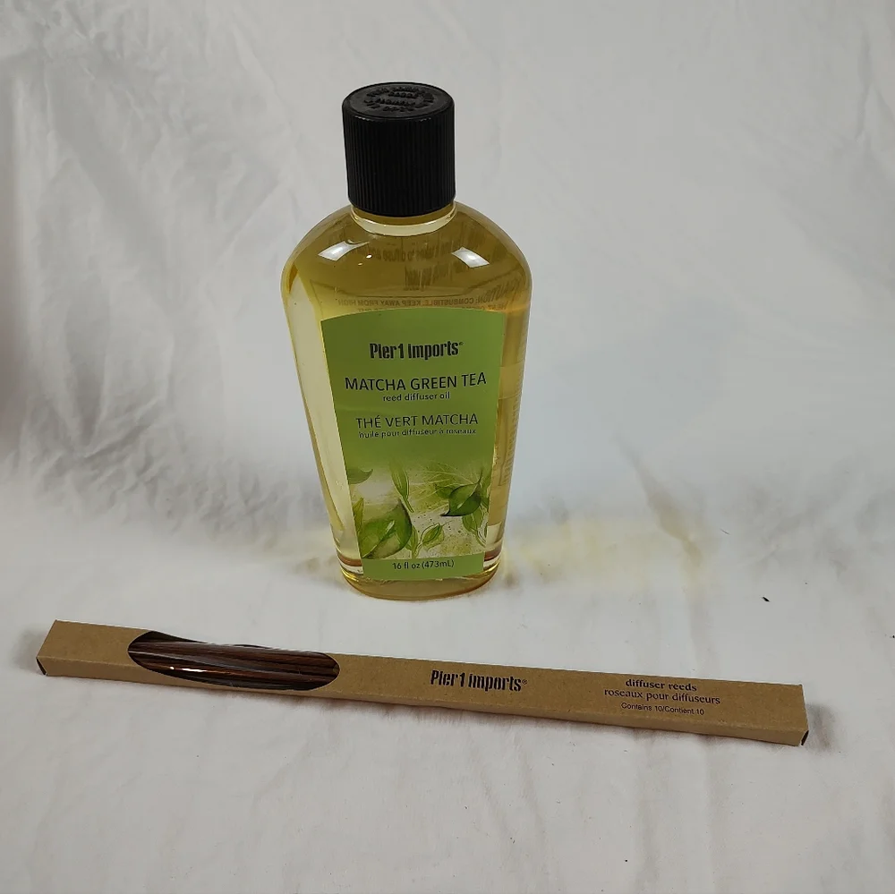 Pier 1 Imports Matcha Green Tea Reed Diffuser Oil 16fl oz w/ Reeds